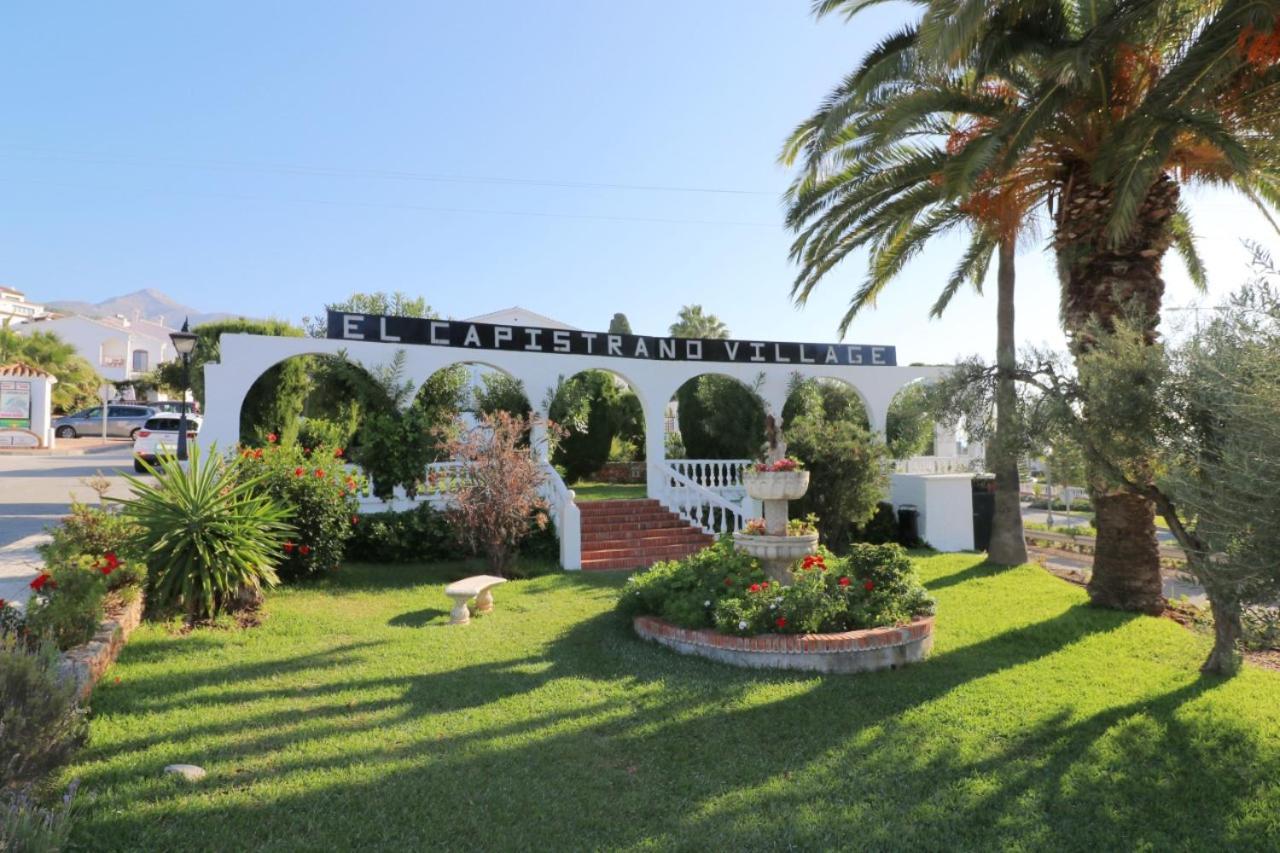 Capistrano Village B, 1 bedroom + free wi-fi Nerja Esterno foto