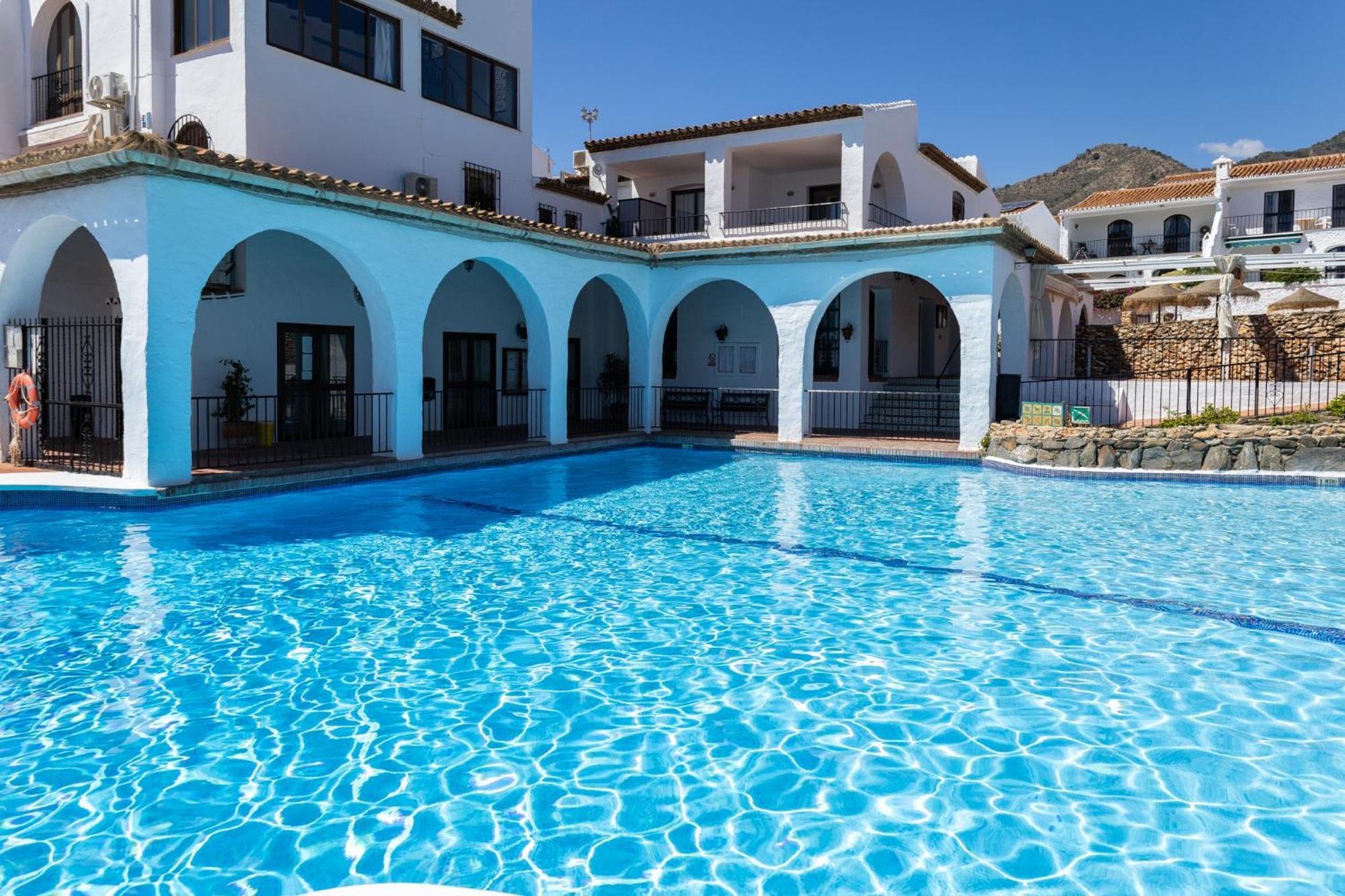 Capistrano Village B, 1 bedroom + free wi-fi Nerja Esterno foto