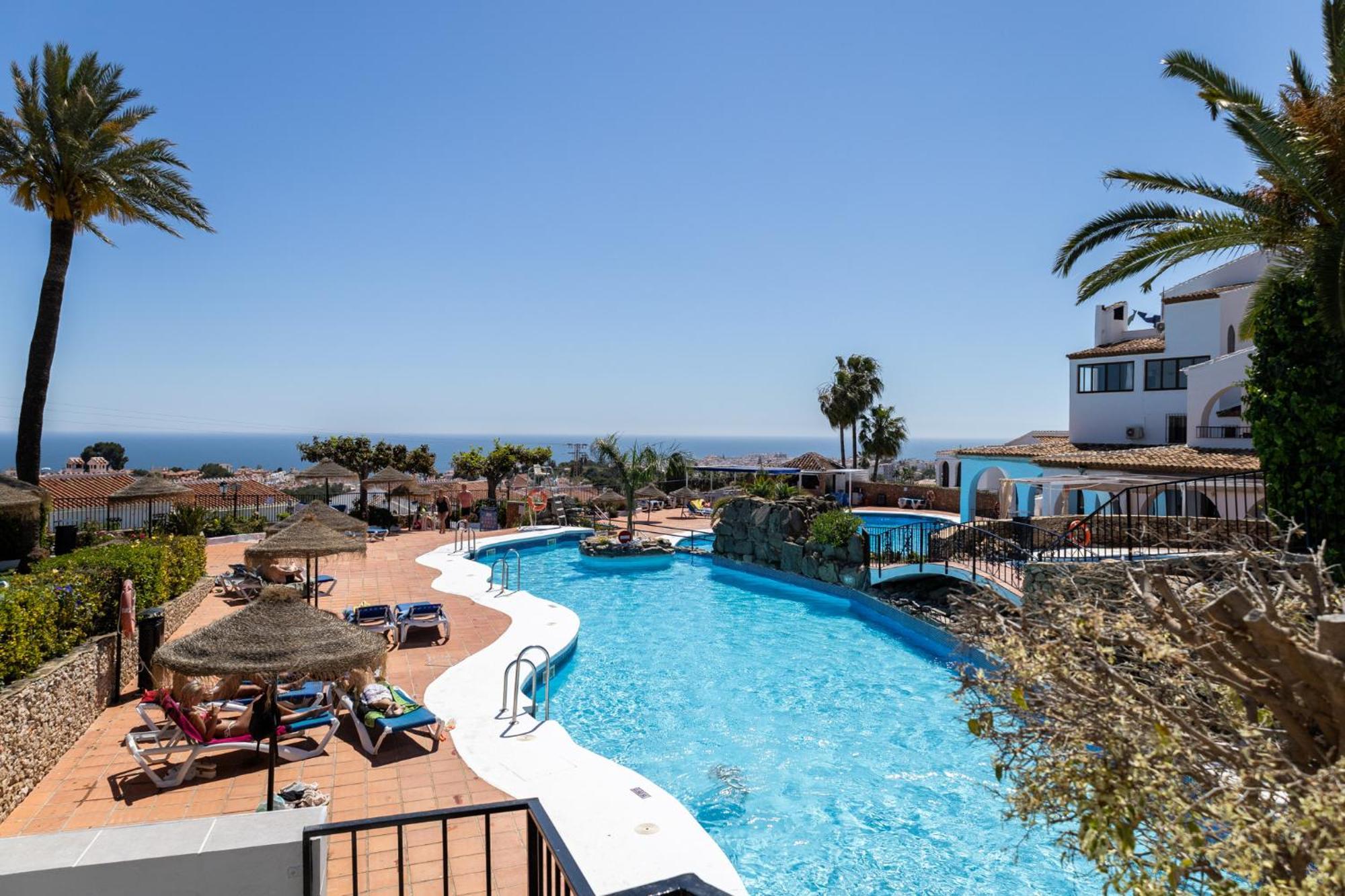 Capistrano Village B, 1 bedroom + free wi-fi Nerja Esterno foto