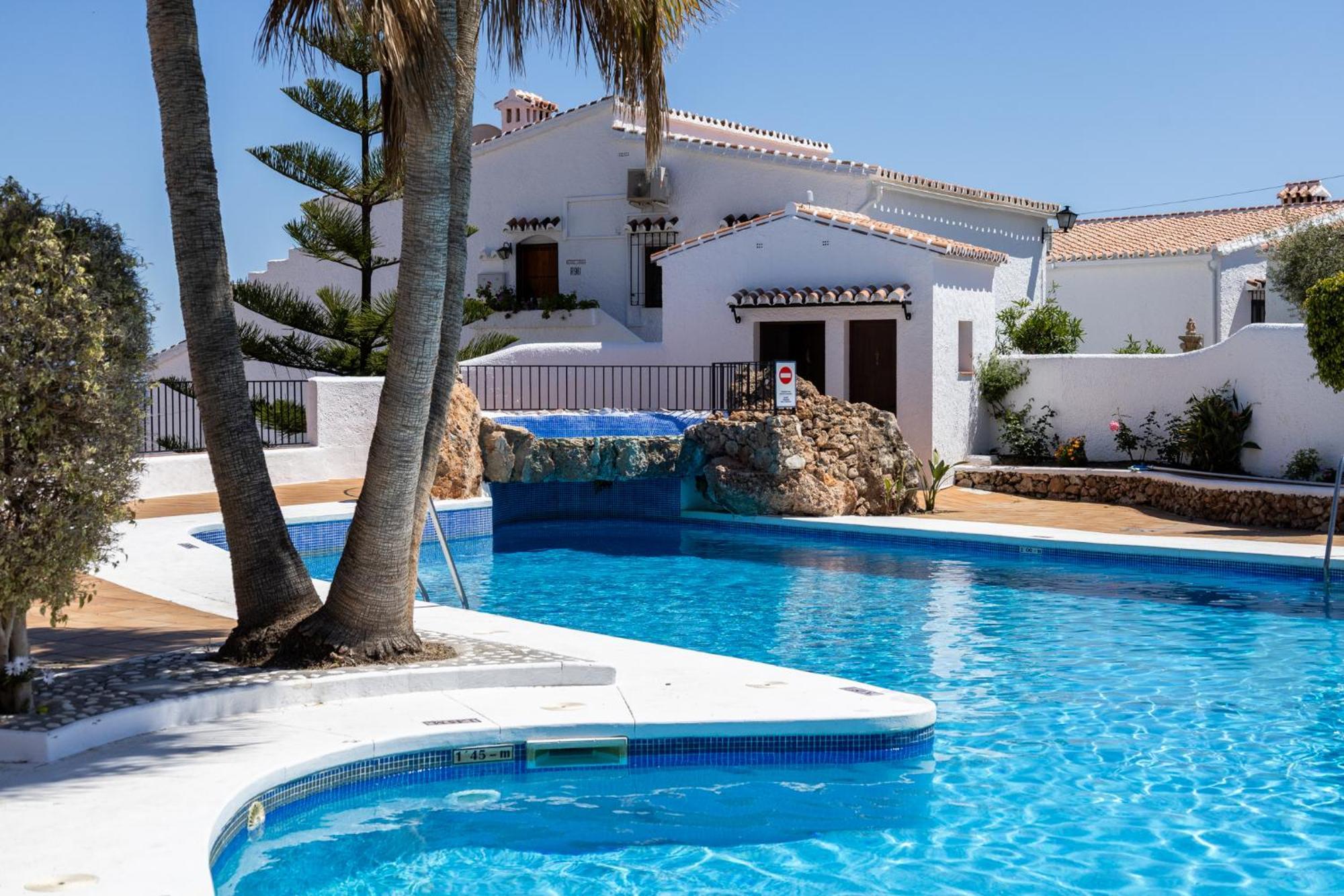 Capistrano Village B, 1 bedroom + free wi-fi Nerja Esterno foto