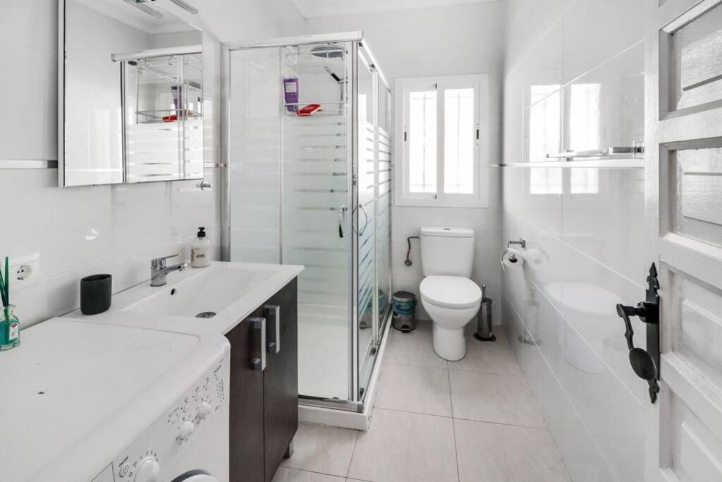 Capistrano Village B, 1 bedroom + free wi-fi Nerja Esterno foto